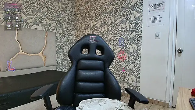 LUAR TAY online show from January 18, 11:58 am