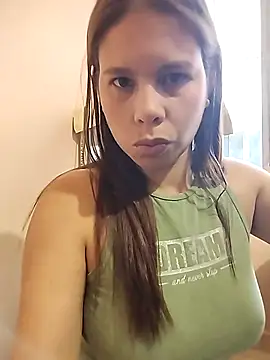 Snapshot of Lara_queenxxx chatting on January 6, 11:25 am Lara queenxxx online show from January 6, 11:25 am