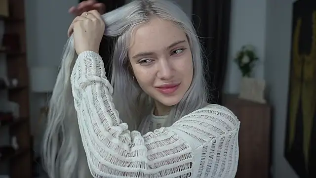 Snapshot of KristalCrowner chatting on March 8, 7:28 pm KristalCrowner online show from March 8, 7:28 pm