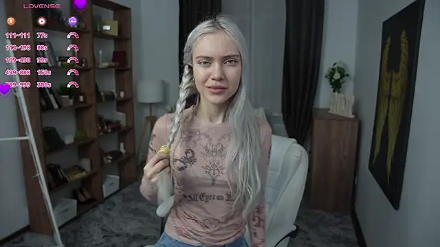 Snapshot of KristalCrowner chatting on March 9, 8:46 pm KristalCrowner online show from March 9, 8:46 pm