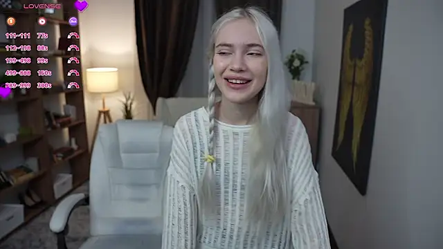 Snapshot of KristalCrowner chatting on March 11, 7:20 pm KristalCrowner online show from March 11, 7:20 pm