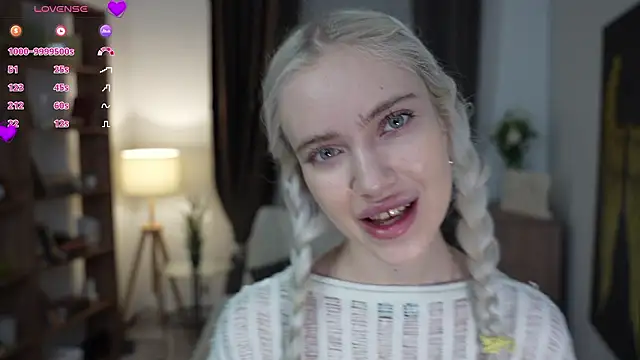 Snapshot of KristalCrowner chatting on March 15, 7:31 pm KristalCrowner online show from March 15, 7:31 pm