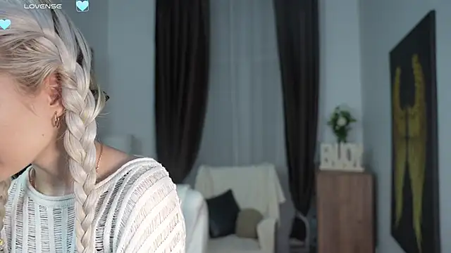 Snapshot of KristalCrowner chatting on March 19, 7:40 pm KristalCrowner online show from March 19, 7:40 pm