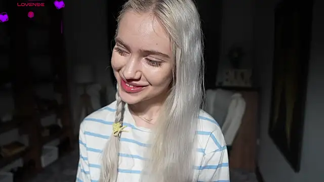 Snapshot of KristalCrowner chatting on March 21, 8:34 pm KristalCrowner online show from March 21, 8:34 pm