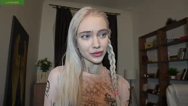 Snapshot of KristalCrowner chatting on April 12, 7:30 pm KristalCrowner online show from April 12, 7:30 pm