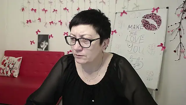 Snapshot of EmilyL0ve chatting on March 2, 6:15 pm EmilyL0ve online show from March 2, 6:15 pm