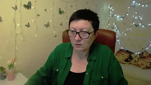 Snapshot of EmilyL0ve chatting on March 5, 6:26 pm EmilyL0ve online show from March 5, 6:26 pm