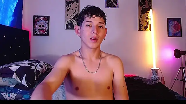 Snapshot of yorsamm_smit chatting on February 15, 9:22 pm yorsamm smit online show from February 15, 9:22 pm