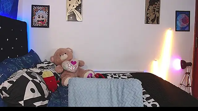 Snapshot of yorsamm_smit chatting on February 20, 6:37 am yorsamm smit online show from February 20, 6:37 am