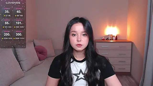 lia hetty online show from October 6, 2:14 pm