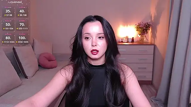 lia hetty online show from February 8, 3:15 pm