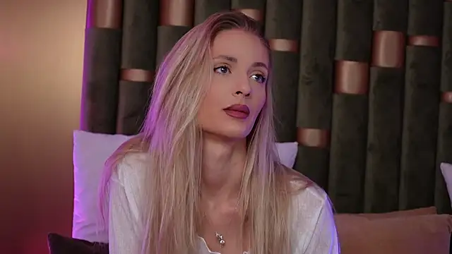 AmeliaAngel online show from October 7, 4:31 am