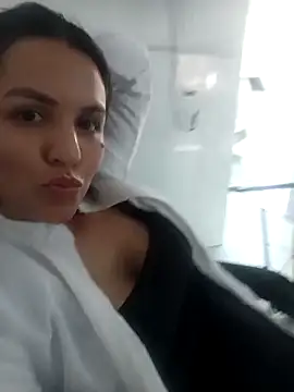 zaraluxx1 online show from March 7, 9:56 pm