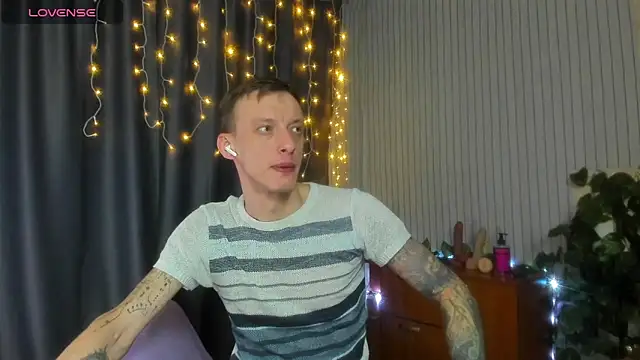 Snapshot of Jamie_Inked chatting on February 2, 7:56 pm Jamie Inked online show from February 2, 7:56 pm