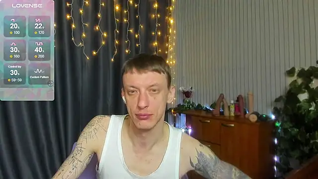 Snapshot of Jamie_Inked chatting on February 5, 7:51 pm Jamie Inked online show from February 5, 7:51 pm