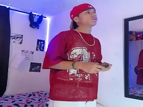 Snapshot of YourSecretCraving chatting on February 17, 3:25 am YourSecretCraving online show from February 17, 3:25 am