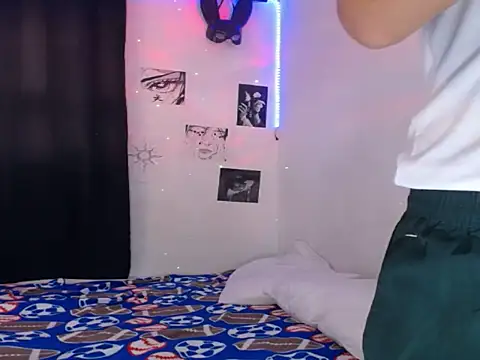 Snapshot of YourSecretCraving chatting on March 1, 3:30 am YourSecretCraving online show from March 1, 3:30 am