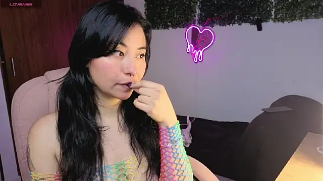 Snapshot of LolaOpalX chatting on April 22, 12:24 am LolaOpalX online show from April 22, 12:24 am