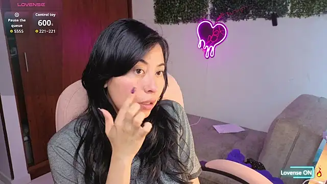 Snapshot of LolaOpalX chatting on April 25, 4:59 pm LolaOpalX online show from April 25, 4:59 pm