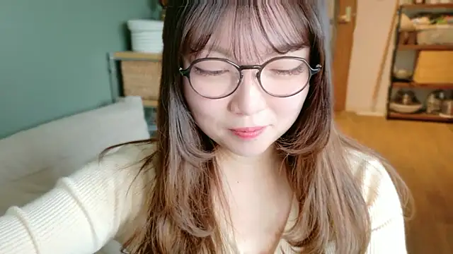 Snapshot of __Yui_ chatting on March 2, 12:57 am Yui online show from March 2, 12:57 am