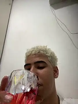 lzinho9153 online show from February 26, 12:09 am