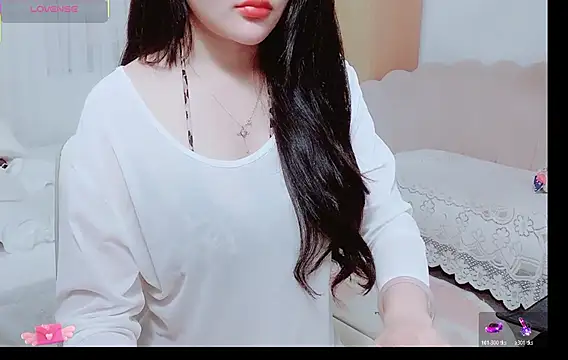 Snapshot of Junnatalie__ chatting on June 23, 3:15 am Junnatalie online show from June 23, 3:15 am