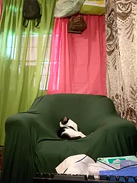 Snapshot of prettymomma24xx chatting on January 17, 7:02 am prettymomma24xx online show from January 17, 7:02 am