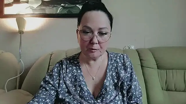 Snapshot of infinity_loveliness chatting on June 13, 6:33 am infinity loveliness online show from June 13, 6:33 am