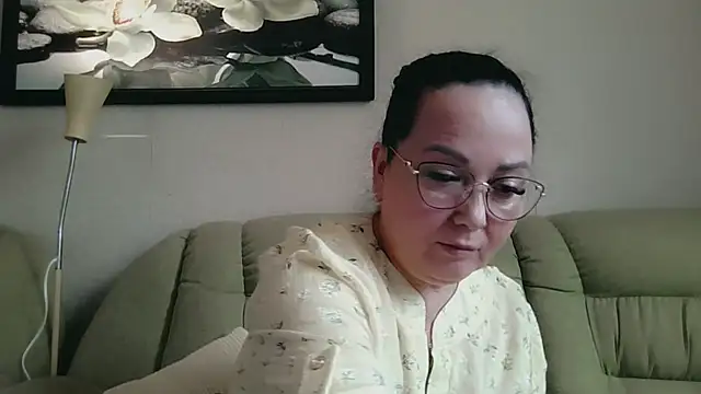 Snapshot of infinity_loveliness chatting on June 14, 6:59 am infinity loveliness online show from June 14, 6:59 am