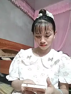 Snapshot of Wily-06 chatting on May 25, 7:36 am Wily-06 online show from May 25, 7:36 am