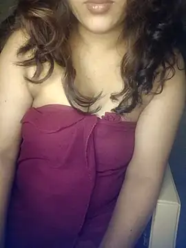 aaliyaAkhan online show from January 9, 7:48 pm