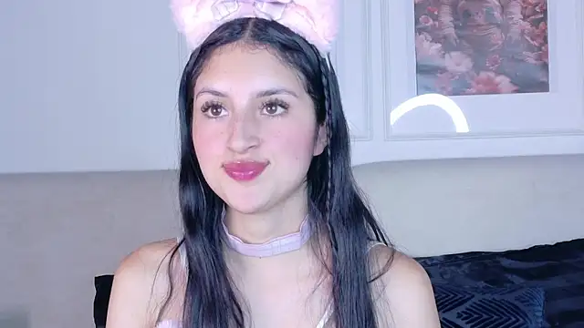 Snapshot of soffy_hilltom chatting on March 17, 12:08 pm soffy hilltom online show from March 17, 12:08 pm