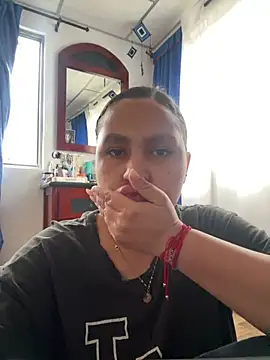 Selene Voon online show from April 13, 9:09 pm