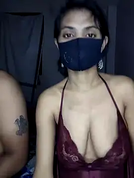 Snapshot of rani_coupleee chatting on April 24, 5:37 pm rani coupleee online show from April 24, 5:37 pm