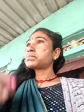 lodhi8080 online show from February 4, 5:24 am