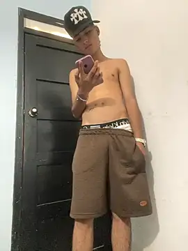 LosGansterBoys online show from January 6, 8:45 pm