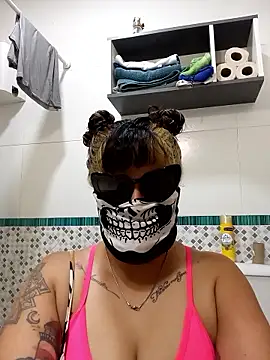 lovely-andrea online show from January 14, 3:34 am