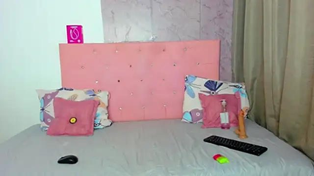 alessia villa  online show from April 10, 5:01 am