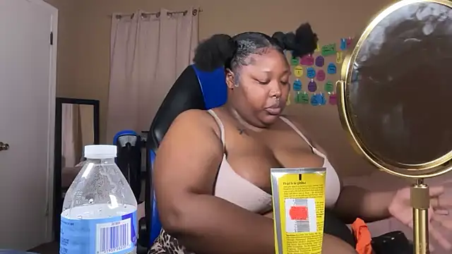 Chocolatebunnyxx96 online show from May 30, 2:41 am