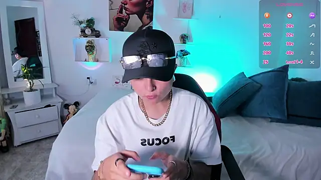 Zury Ramirez online show from February 12, 8:15 pm