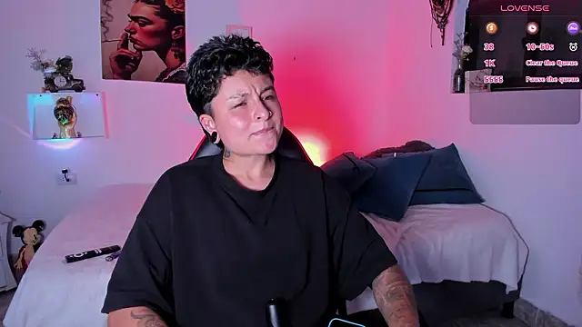 Zury Ramirez online show from February 13, 9:44 pm