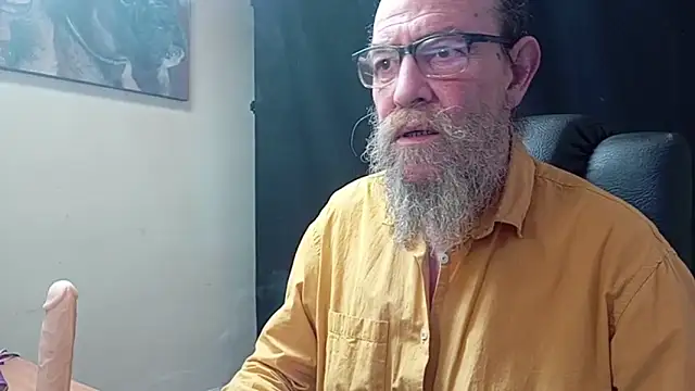 Uncle Hottie online show from April 9, 5:07 pm