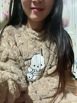 Snapshot of mode-bae chatting on February 3, 1:26 am mode-bae online show from February 3, 1:26 am