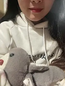 Snapshot of mode-bae chatting on February 3, 1:49 pm mode-bae online show from February 3, 1:49 pm