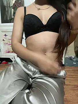 Snapshot of mode-bae chatting on February 28, 2:18 pm mode-bae online show from February 28, 2:18 pm