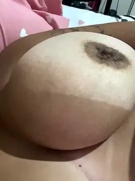 Snapshot of AnneM5 chatting on January 7, 5:21 am AnneM5 online show from January 7, 5:21 am