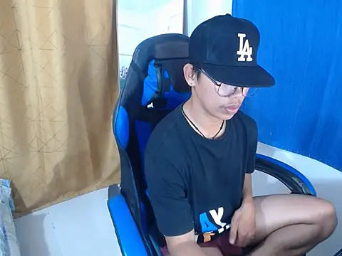 Snapshot of holly_oreo chatting on June 28, 4:46 pm holly oreo online show from June 28, 4:46 pm