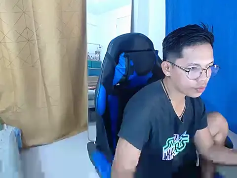 Snapshot of holly_oreo chatting on July 13, 11:46 am holly oreo online show from July 13, 11:46 am