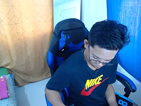 Snapshot of holly_oreo chatting on July 19, 10:46 pm holly oreo online show from July 19, 10:46 pm