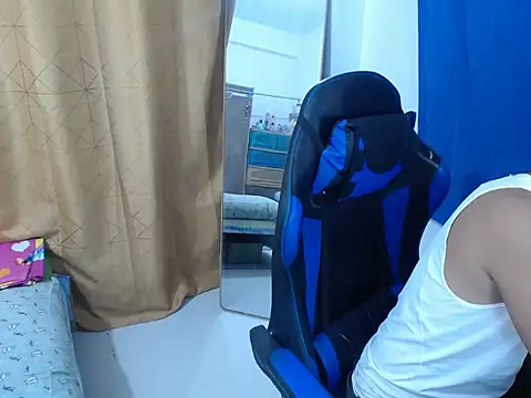 Snapshot of holly_oreo chatting on July 23, 11:08 am holly oreo online show from July 23, 11:08 am